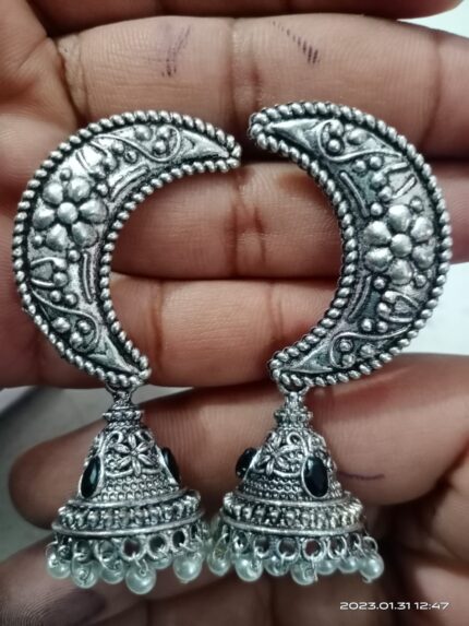 Oxidised Curved earring