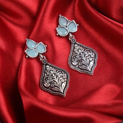 Skyblue Ox Stone Plant Design Earring