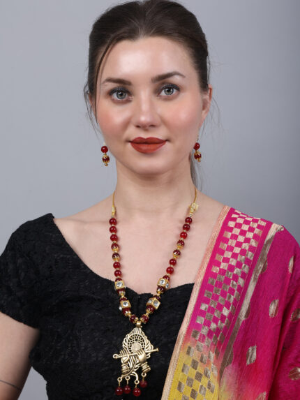 Maroon kanha